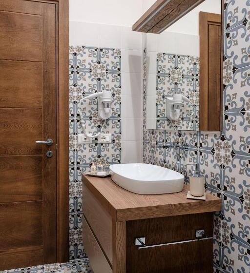 带大床的标准间, La Valle