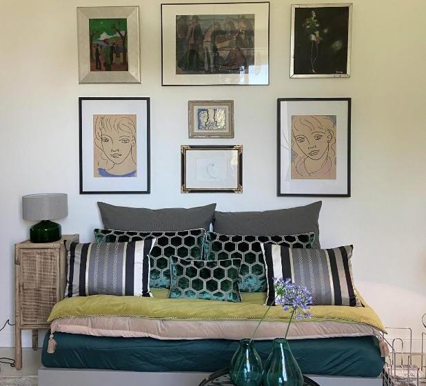 スタンダードルーム, Un Palmier à Sa Fenêtre