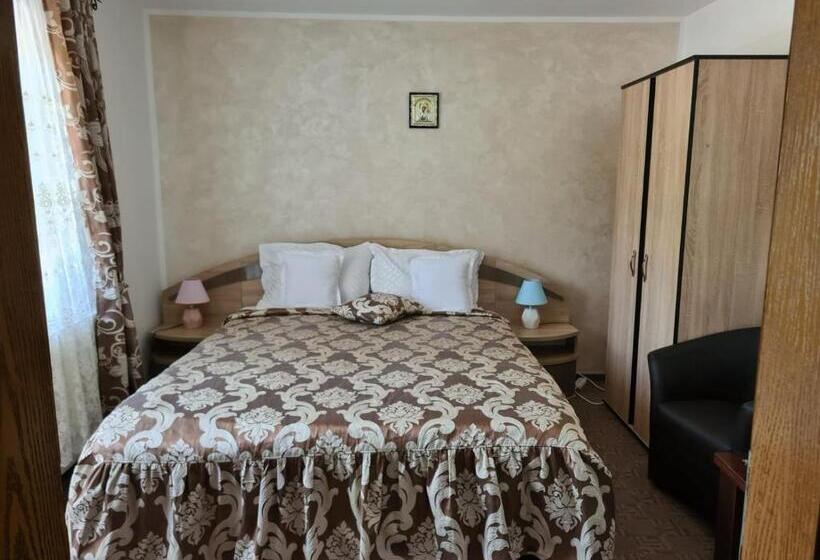 Family Suite, Pensiunea Andias