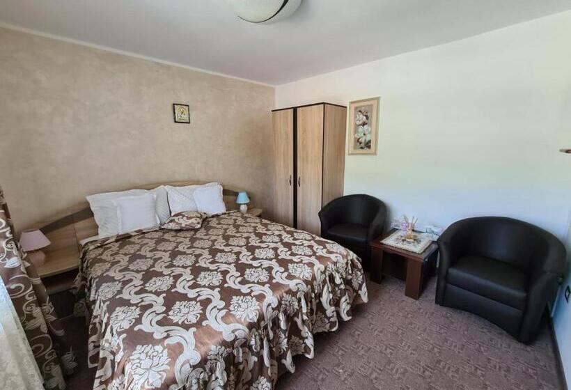 Family Suite, Pensiunea Andias