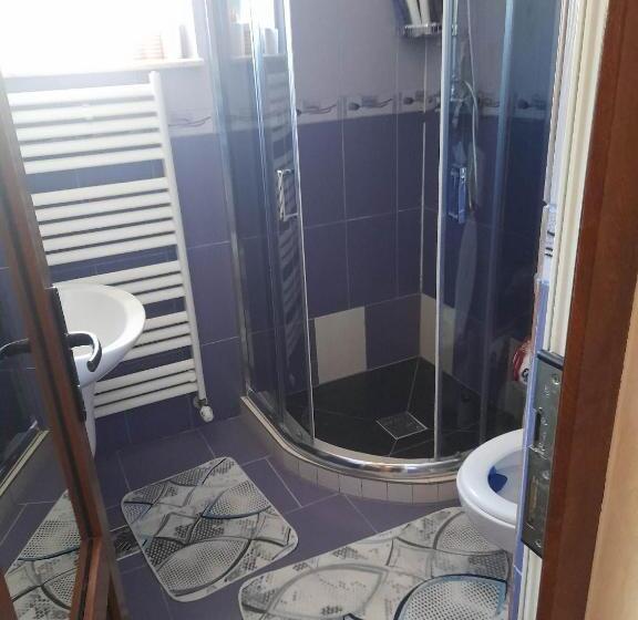 Люкс 2 Спальни, Pensiunea Andias