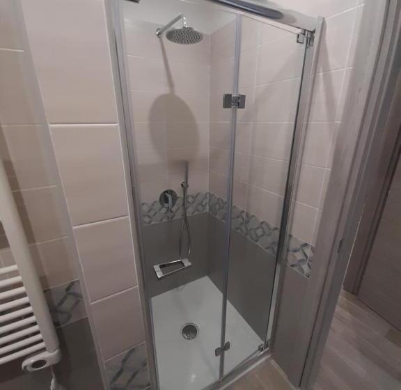 اتاق خانوادگی, Tripepi Suites