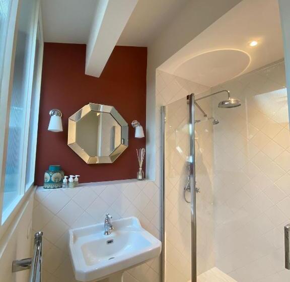 اتاق استاندارد, Les Chambres De Marie