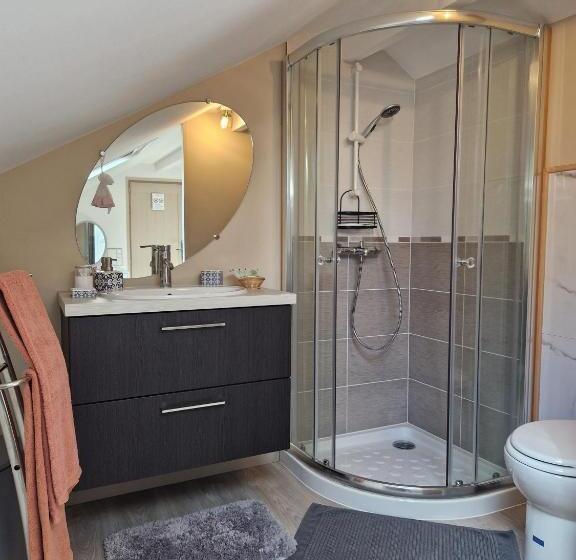 חדר משפחתי, Les Cormiers