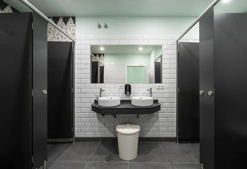ルームシェアのワンベッド, Dpaso Hostel