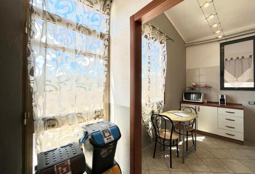 带阳台的三人标准间, Agricantus 2000