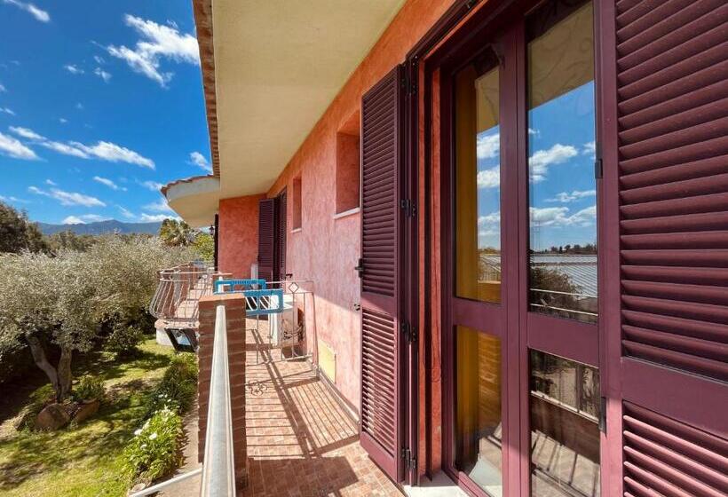 带阳台的三人标准间, Agricantus 2000