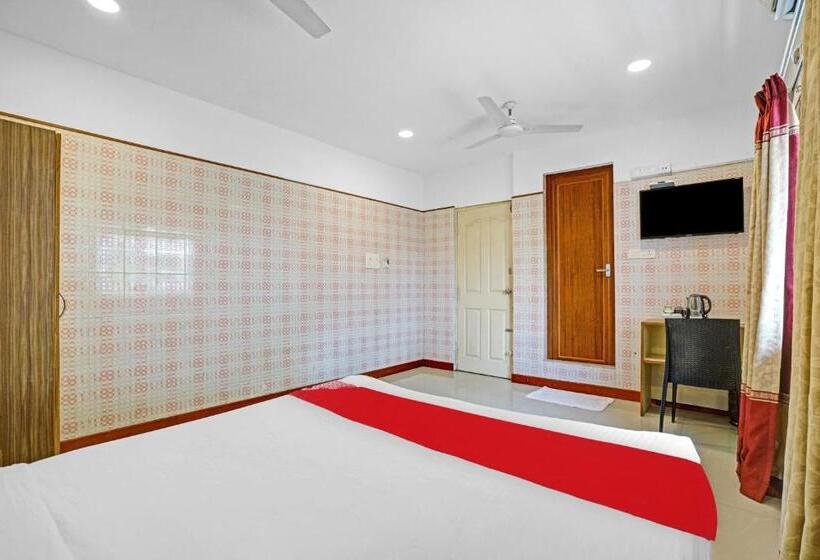デラックスルーム, Capital O Vazhakkala Residency