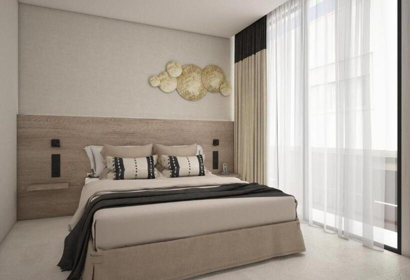 חדר סטנדרט, M.