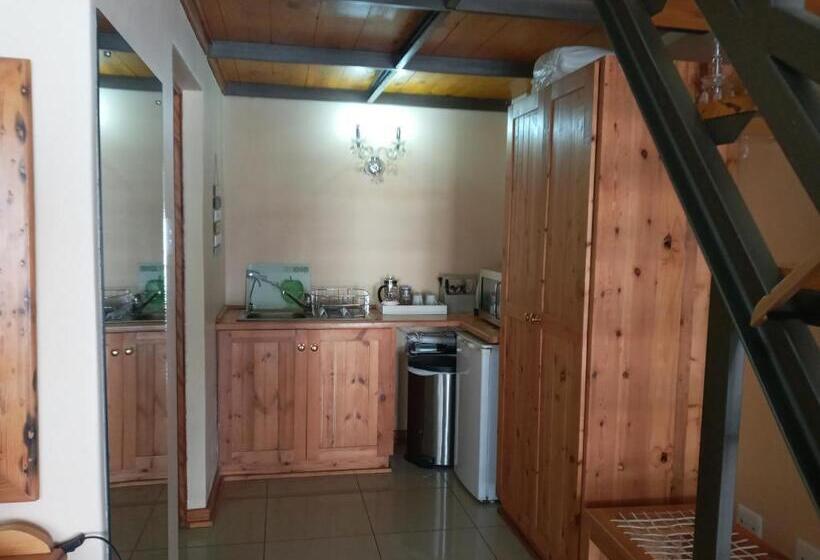 Семейный Номер, 75 On Milner Lodge