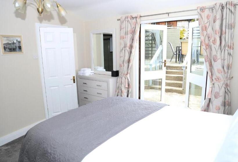 디럭스 스위트 킹 침대, Madelines Accommodation