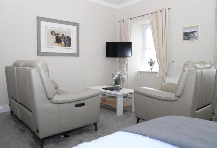 Люкс Deluxe Кровать Кинг, Madelines Accommodation