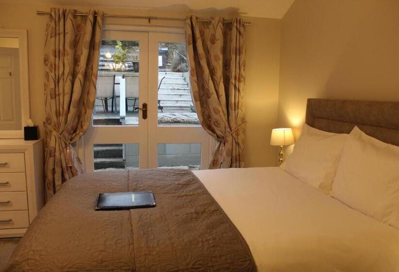 디럭스 스위트 킹 침대, Madelines Accommodation