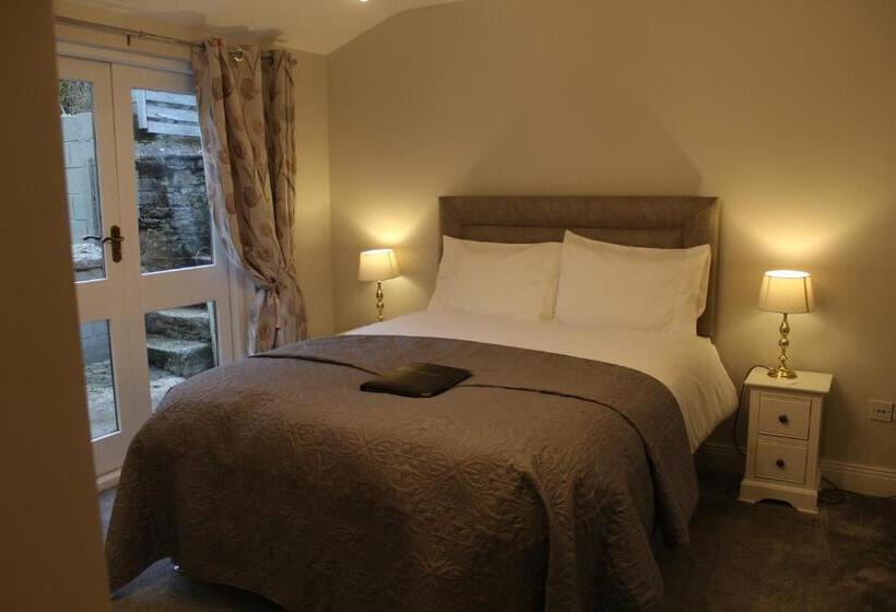 디럭스 스위트 킹 침대, Madelines Accommodation