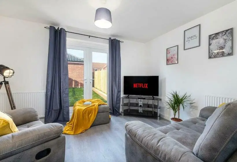 １ベッドルームハウス, The Holt Ideal For Contractors 2 Bedrooms Parking