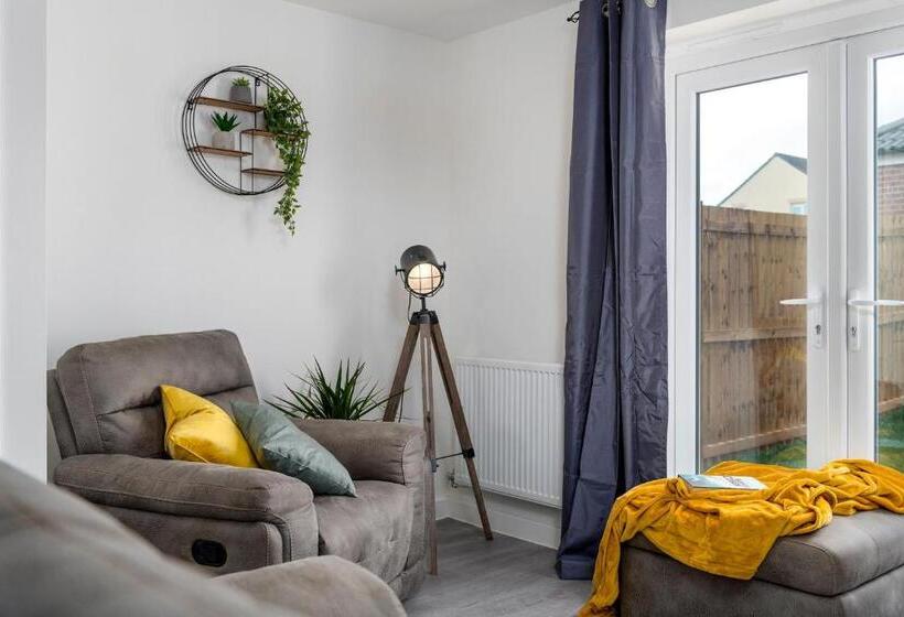 Дом 1 Спальня, The Holt Ideal For Contractors 2 Bedrooms Parking