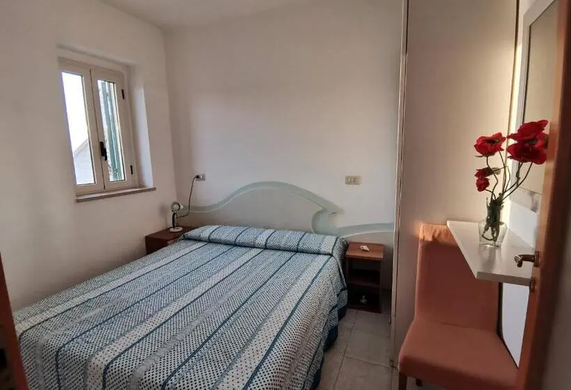 Huoneisto 1 Makuuhuone, Pensione La Torretta