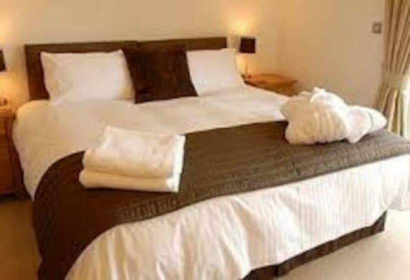 منزل 4 غرف نوم, Swallow Lodge With Hot Tub, Dogs Welcome Sleeps 8, Great Resort Facilities