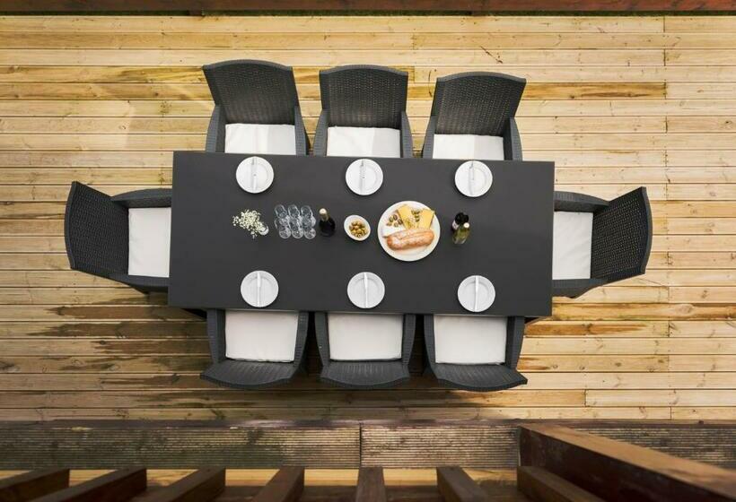 منزل 4 غرف نوم, Swallow Lodge With Hot Tub, Dogs Welcome Sleeps 8, Great Resort Facilities