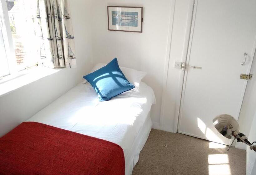 חדר סטנדרד יחיד חדר אמבטיה משותף, Itchenor Sailing Club