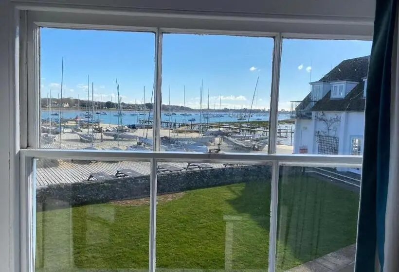 Perhehuone Jaettu Kylpyhuone, Itchenor Sailing Club