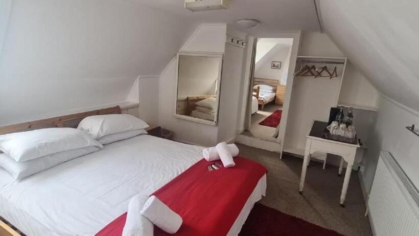 Quarto Familiar Banheiro Compartilhado, Itchenor Sailing Club