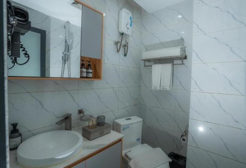 סוויטה משפחתית, Ark