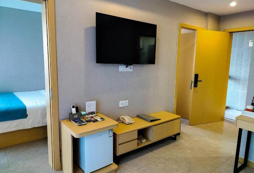 סוויטה משפחתית, Ark