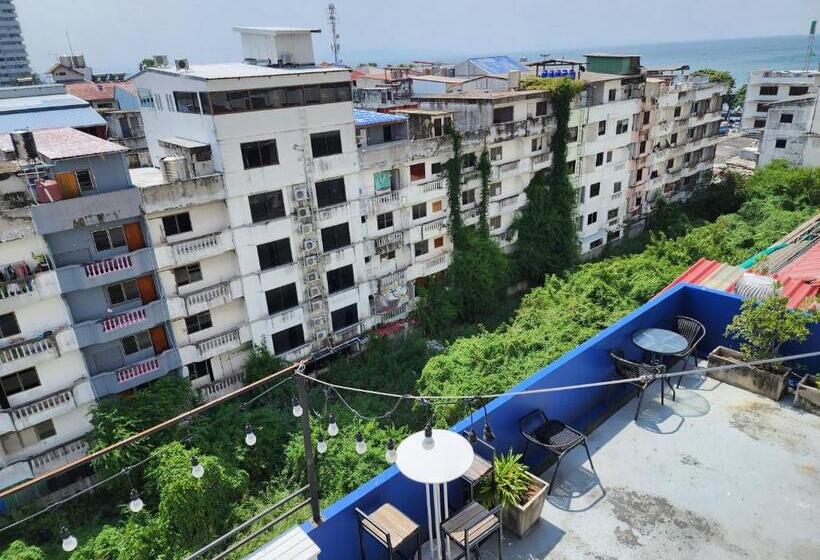 キングサイズベッドのスタンダードルーム, By Dee At Jomtien