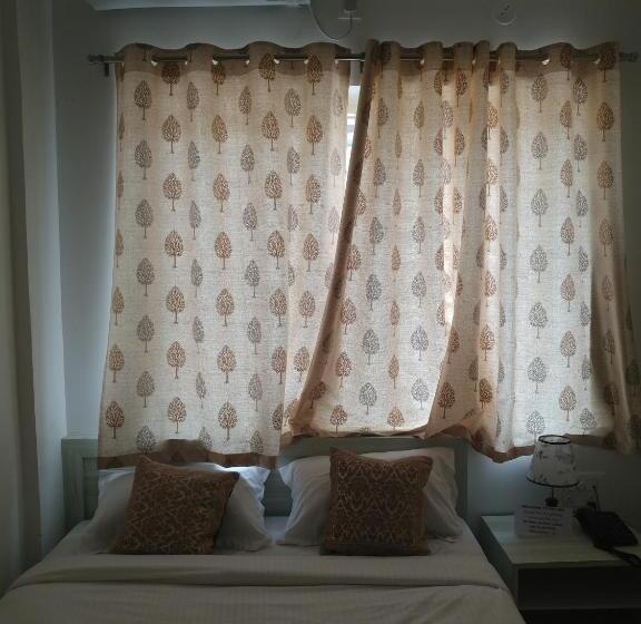 חדר דלוקס, Sai Inn Mysore