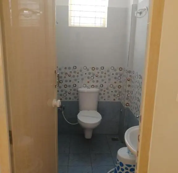 デラックスの4人部屋, Sai Inn Mysore