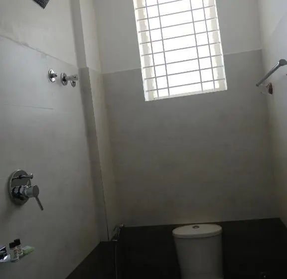 デラックスの4人部屋, Sai Inn Mysore