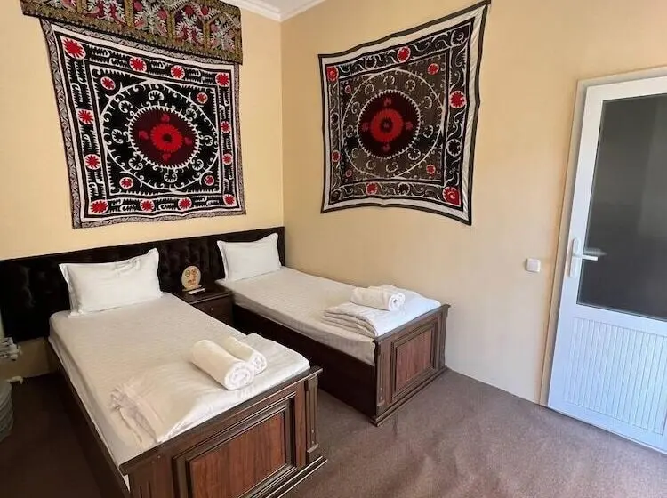 Quarto Estandar, Al Motrudiy