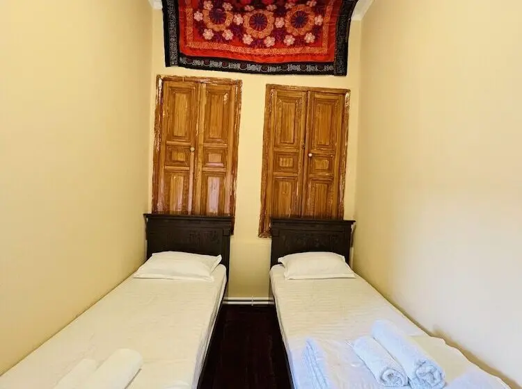 Quarto Estandar, Al Motrudiy