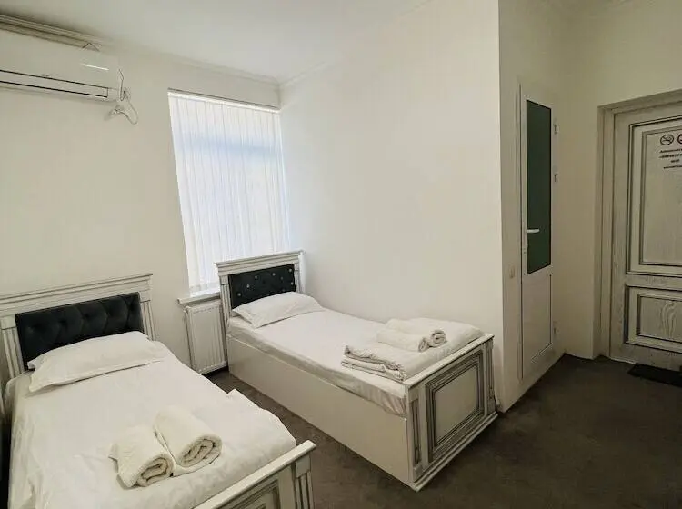Quarto Estandar, Al Motrudiy