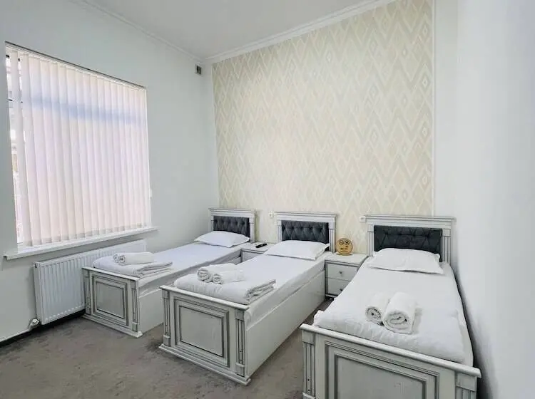 Quarto Triplo Estandar, Al Motrudiy