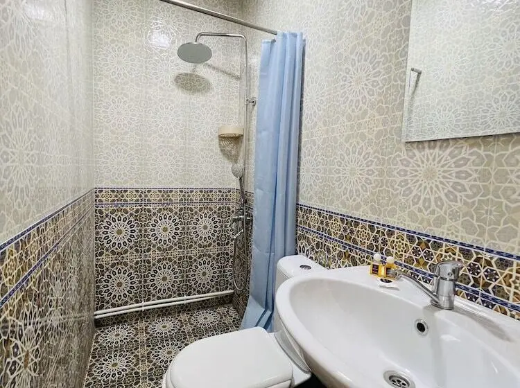 Quarto Triplo Estandar, Al Motrudiy