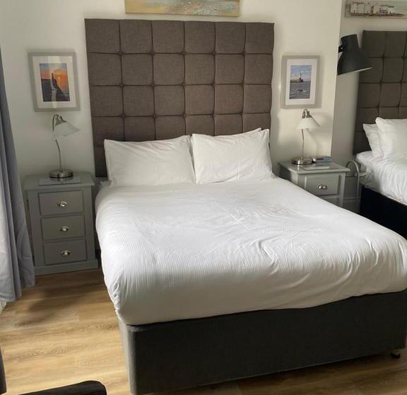 スタンダードトリプルルーム, The Roxburgh Guest Accommodation