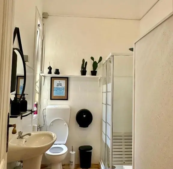 اتاق استاندارد با سرویس بهداشتی مشترک, Ti Maria Guest House