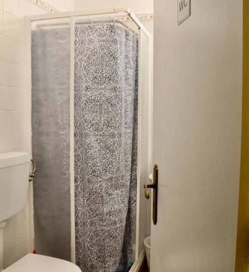 اتاق استاندارد یک تخته با سرویس بهداشتی مشترک, Ti Maria Guest House