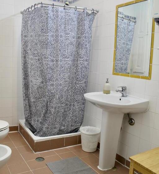 اتاق استاندارد یک تخته با سرویس بهداشتی مشترک, Ti Maria Guest House