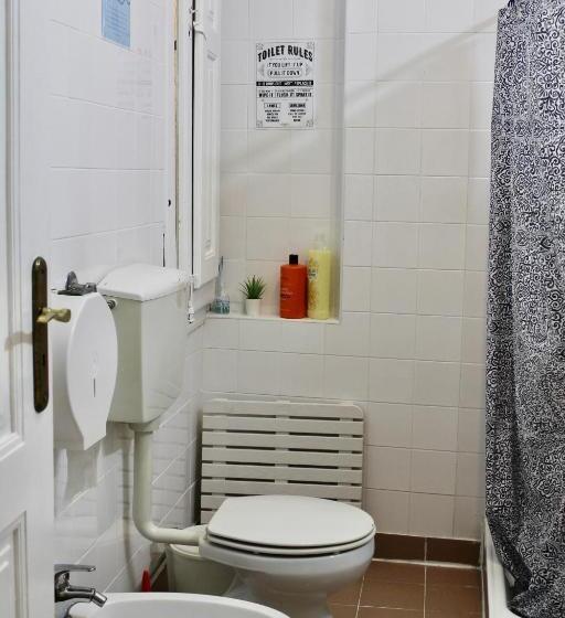 اتاق استاندارد یک تخته با سرویس بهداشتی مشترک, Ti Maria Guest House