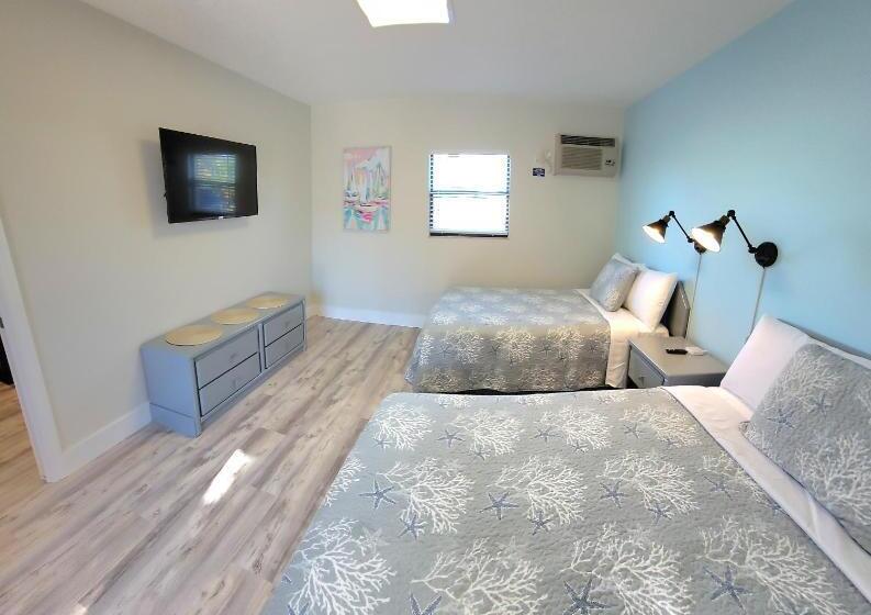 דירת חדר, Satellite Motel