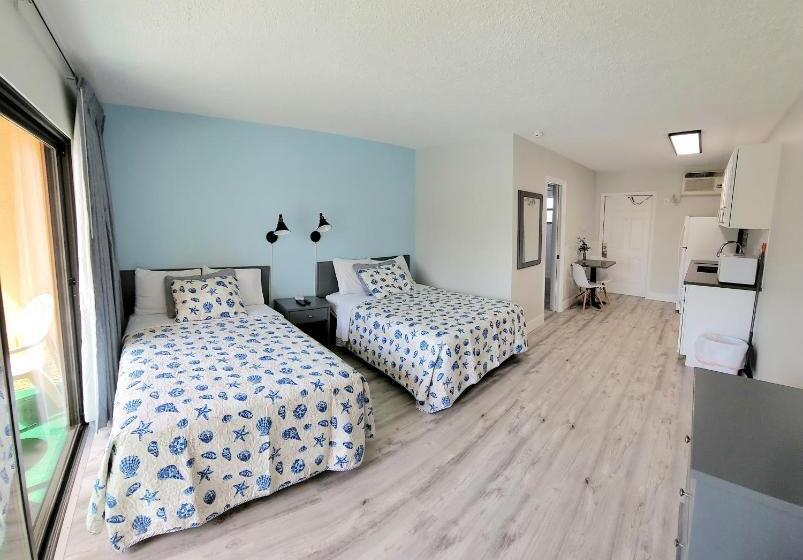 חדר סטנדרט פנימי, Satellite Motel