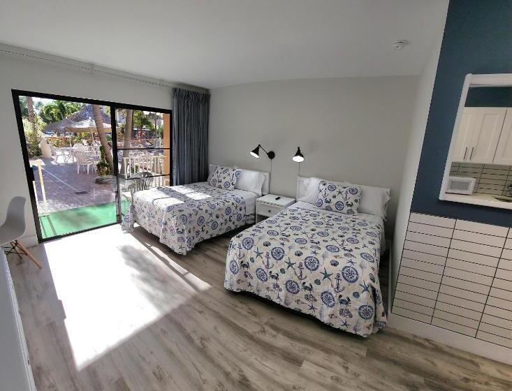 חדר סטנדרט פנימי, Satellite Motel