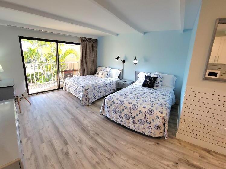 חדר סטנדרט עם מרפסת, Satellite Motel