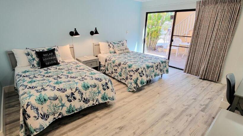 חדר סטנדרט, Satellite Motel