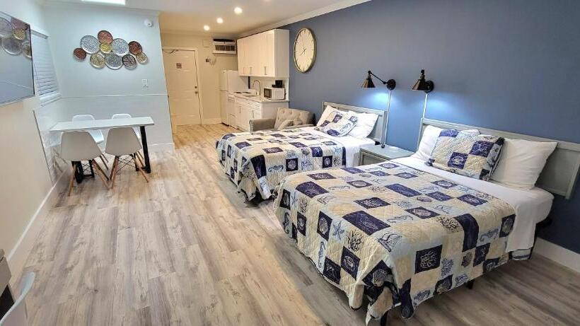 חדר סטנדרט, Satellite Motel