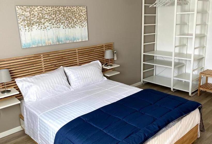 غرفة قياسية ثلاثية, Foresteria Green House 1