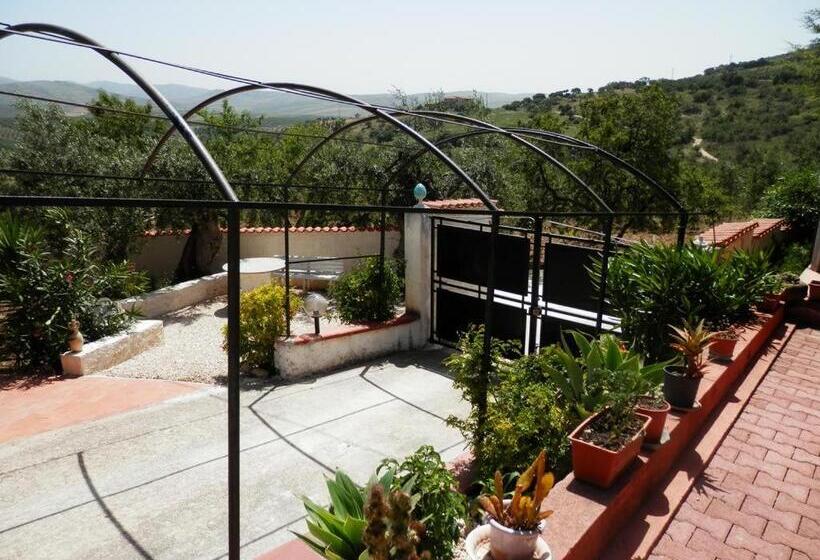 Дом 4 Спальни, Casa Vacanze Villa Angela Con Piscina House Country Per 8 Persone